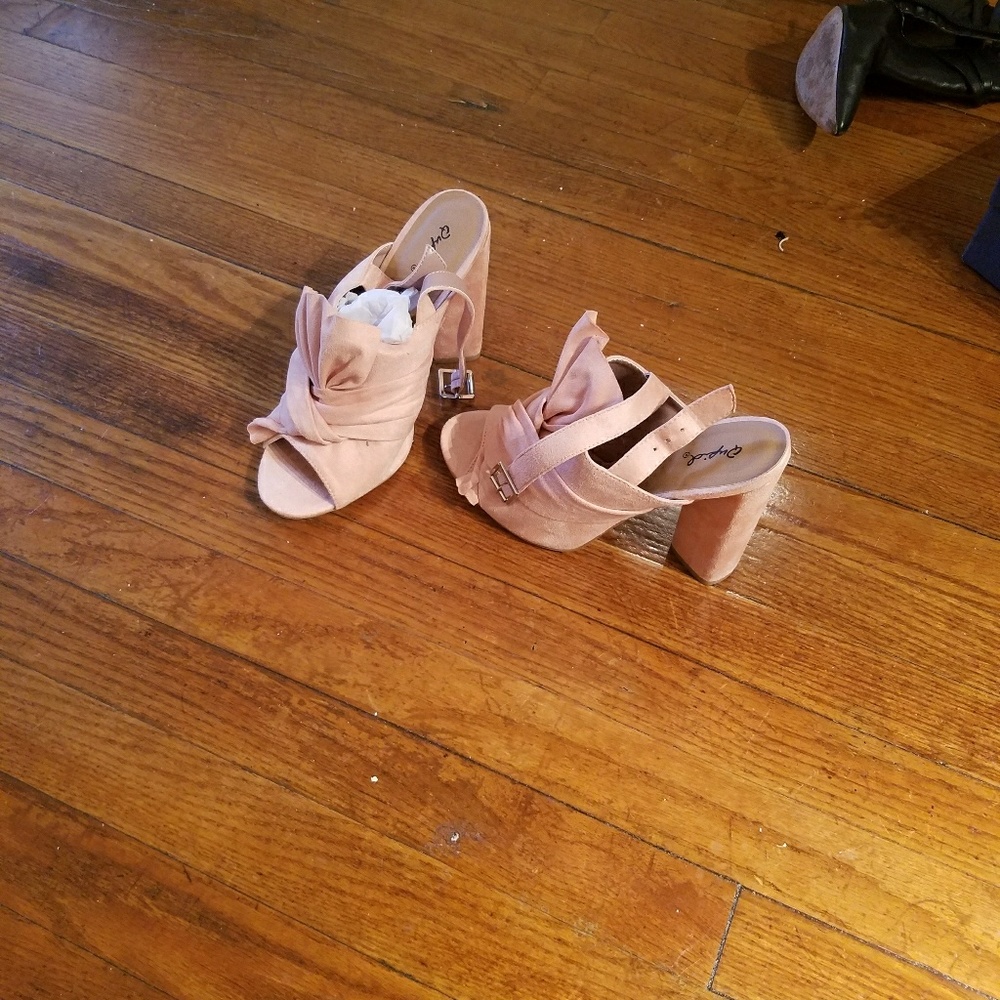 Sandles